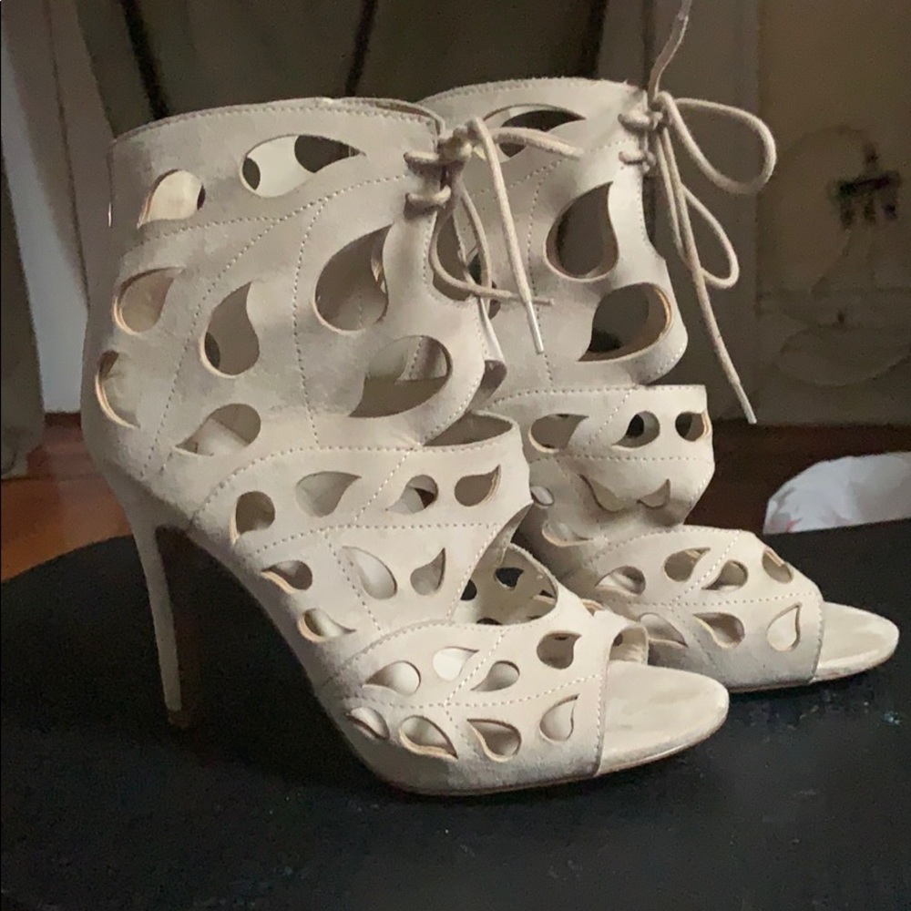 Neutral cut out heels